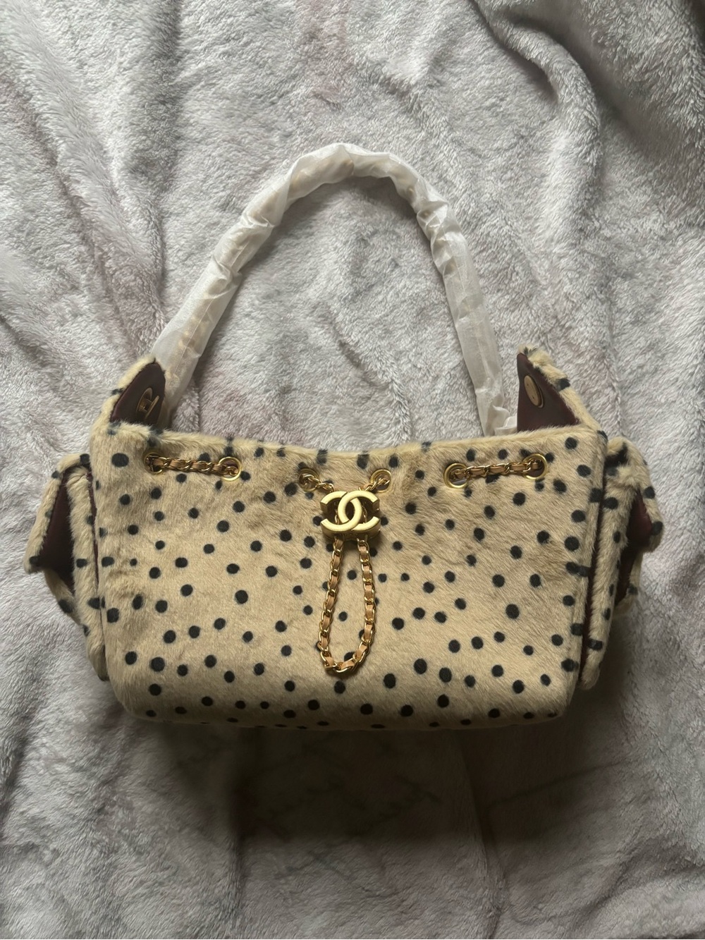 CHANEL Cream Polka Dot Shoulder Bag with Gold Chain CC